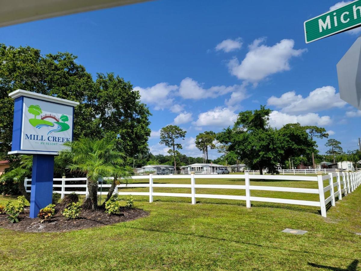 Cozy Tiny Home Near Disney World & Orlando Parks! Киссимми Экстерьер фото